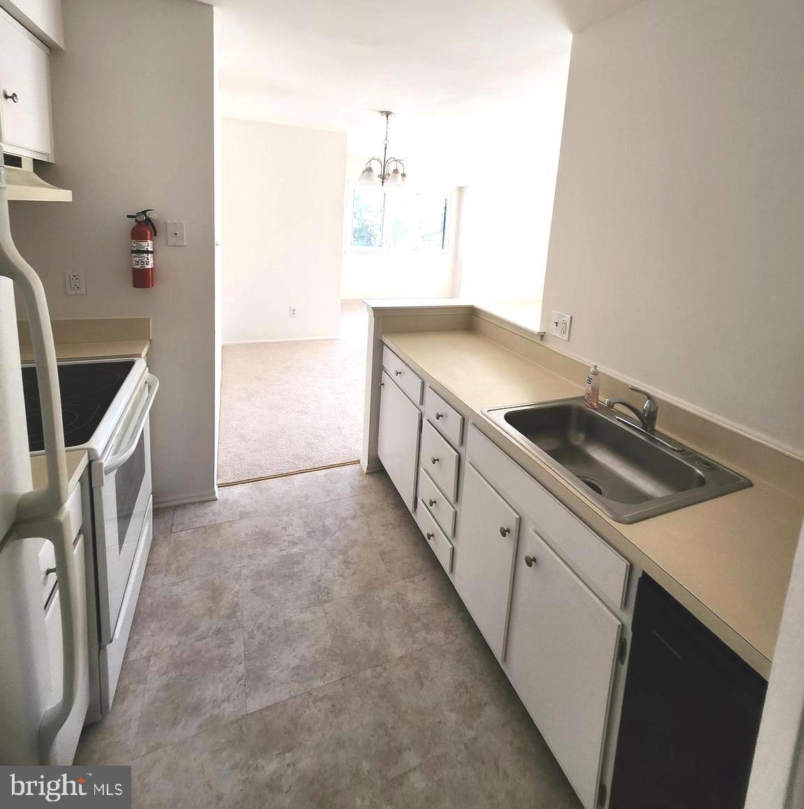 103 Lucas Lane Voorhees, NJ 08043 - Photo 16 of 28 Kitchen