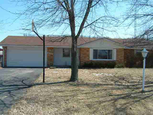 2404 North Country Club Road Muncie, IN 47303 - Photo 1 of 9