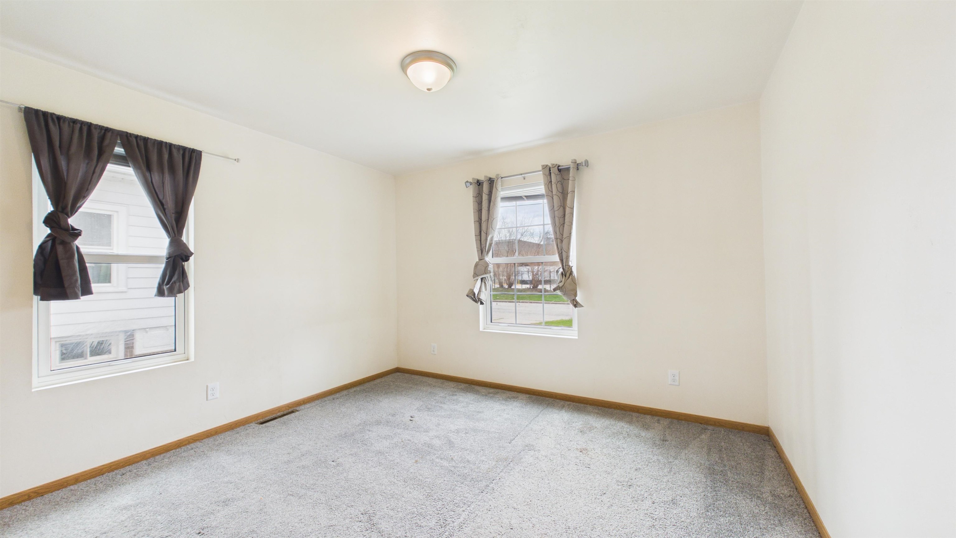 236 4th Street Menasha, WI 54952 - Photo 13 of 25