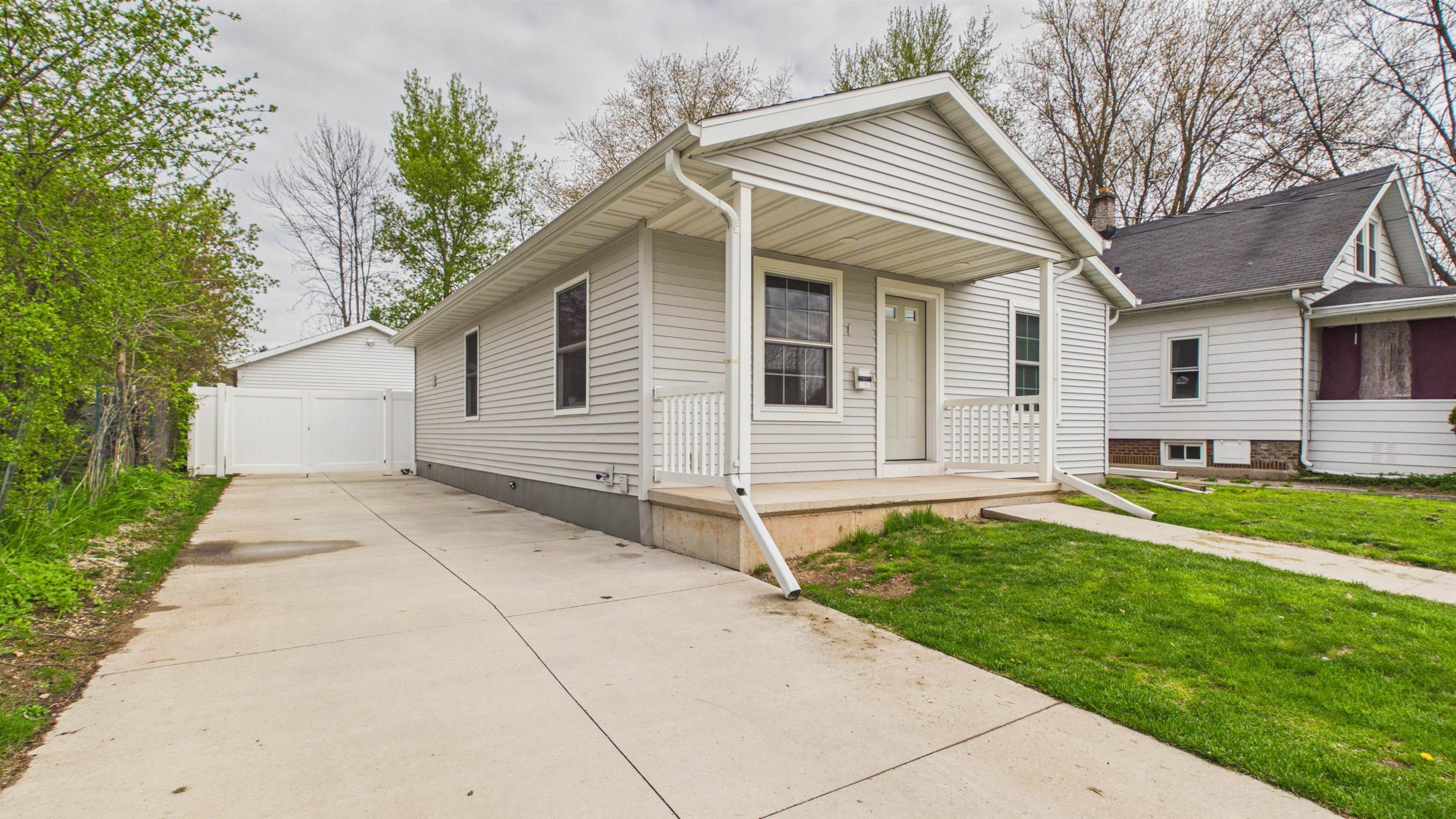 236 4th Street Menasha, WI 54952 - Photo 2 of 25