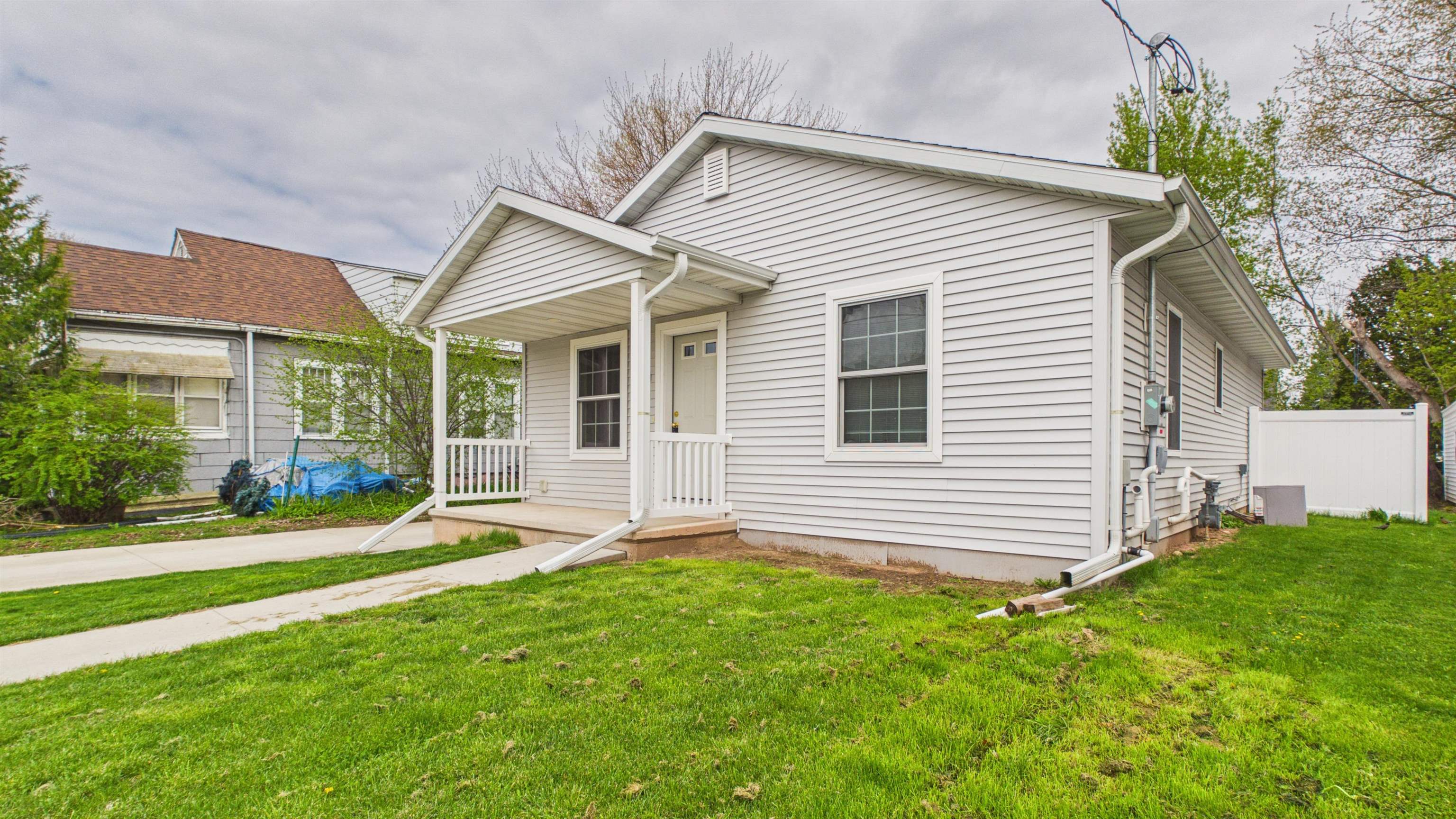 236 4th Street Menasha, WI 54952 - Photo 3 of 25