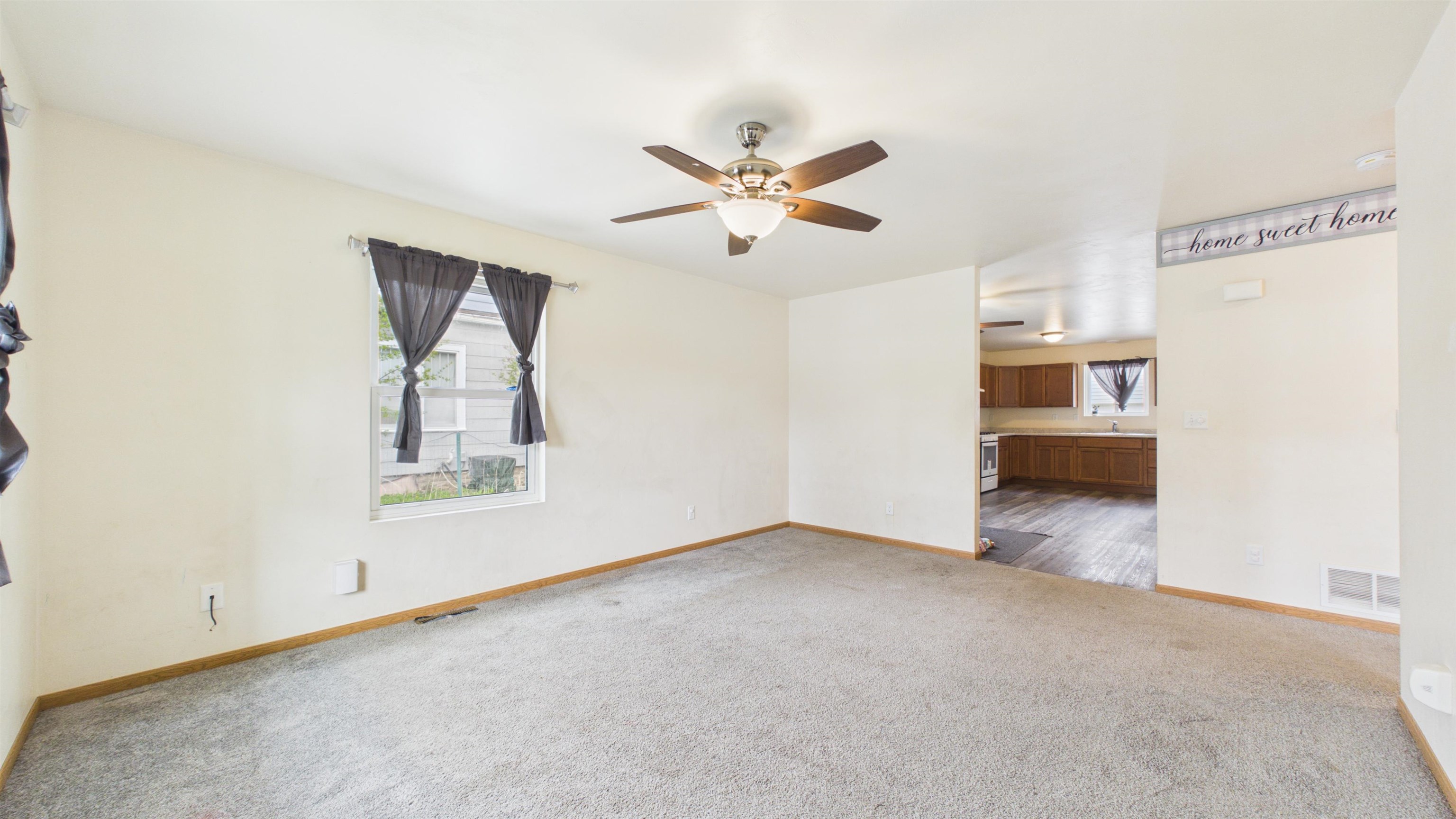 236 4th Street Menasha, WI 54952 - Photo 4 of 25