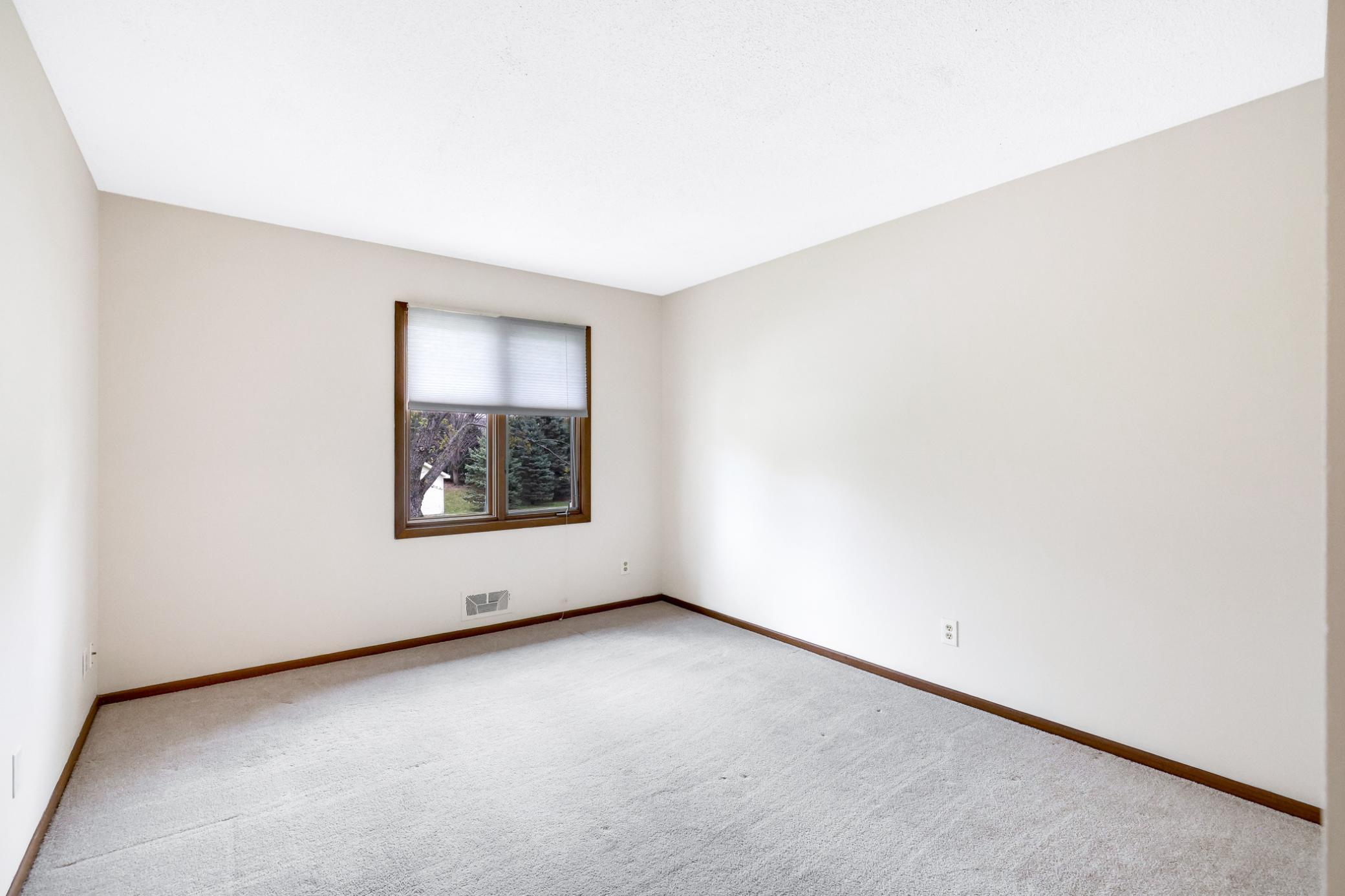 4677 Sorrel Point Eagan, MN 55122 - Photo 14 of 18