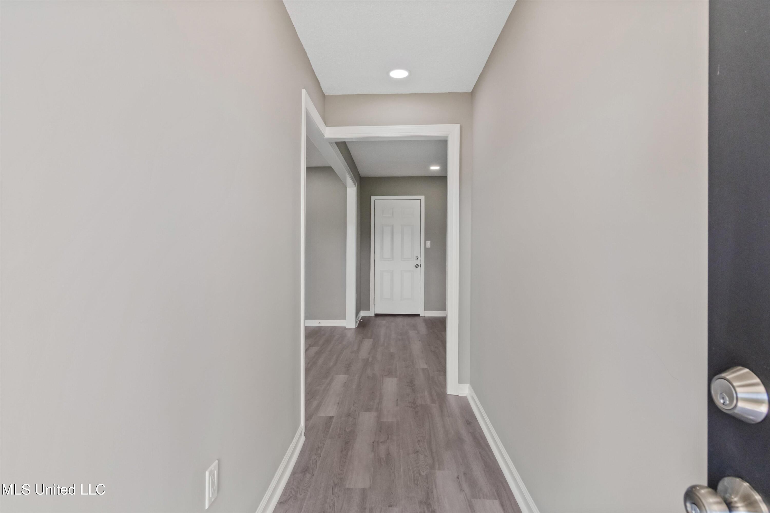 814 West Rdg Cove Holly Springs, MS 38635 - Photo 4 of 25 04-814 W Rdg Cv-4