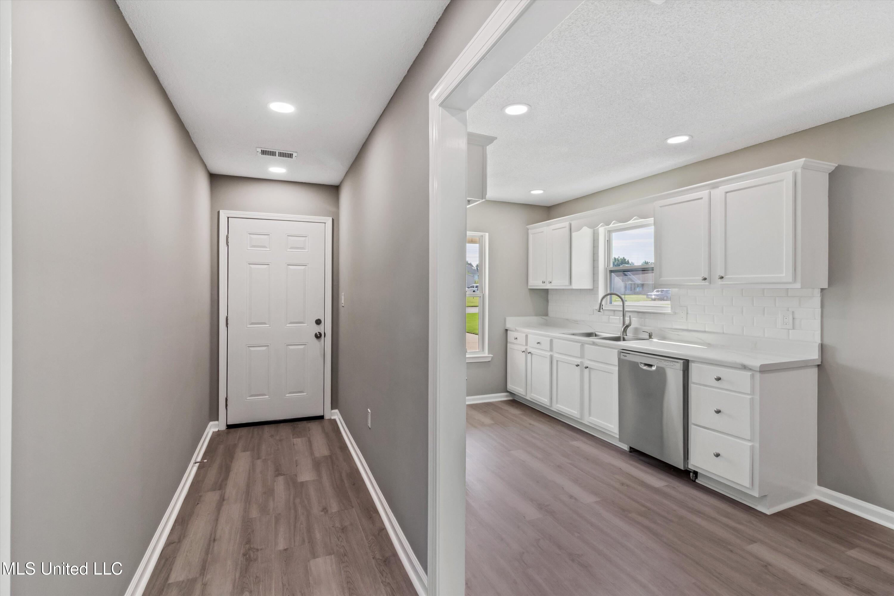 814 West Rdg Cove Holly Springs, MS 38635 - Photo 5 of 25 05-814 W Rdg Cv-5