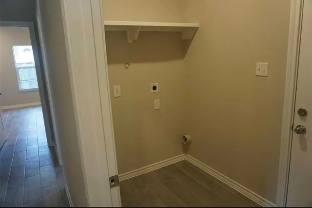 a view of utility room