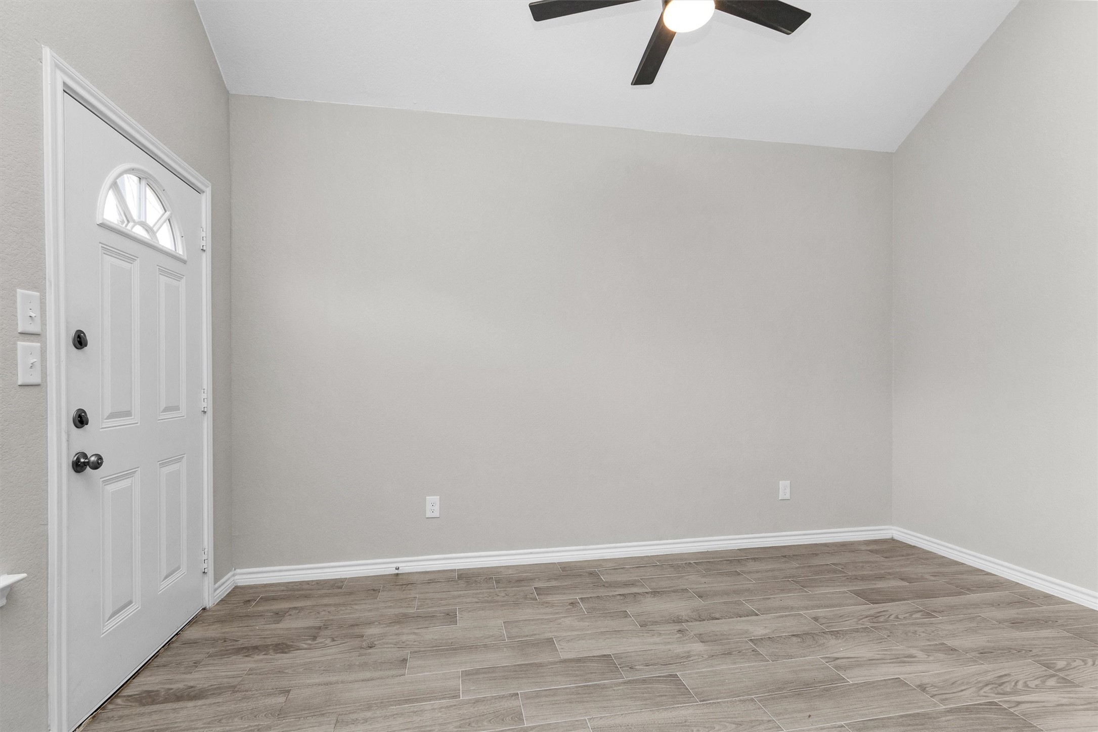16706 East Hammon Montgomery, TX 77316 - Photo 8 of 26 a view of an empty room