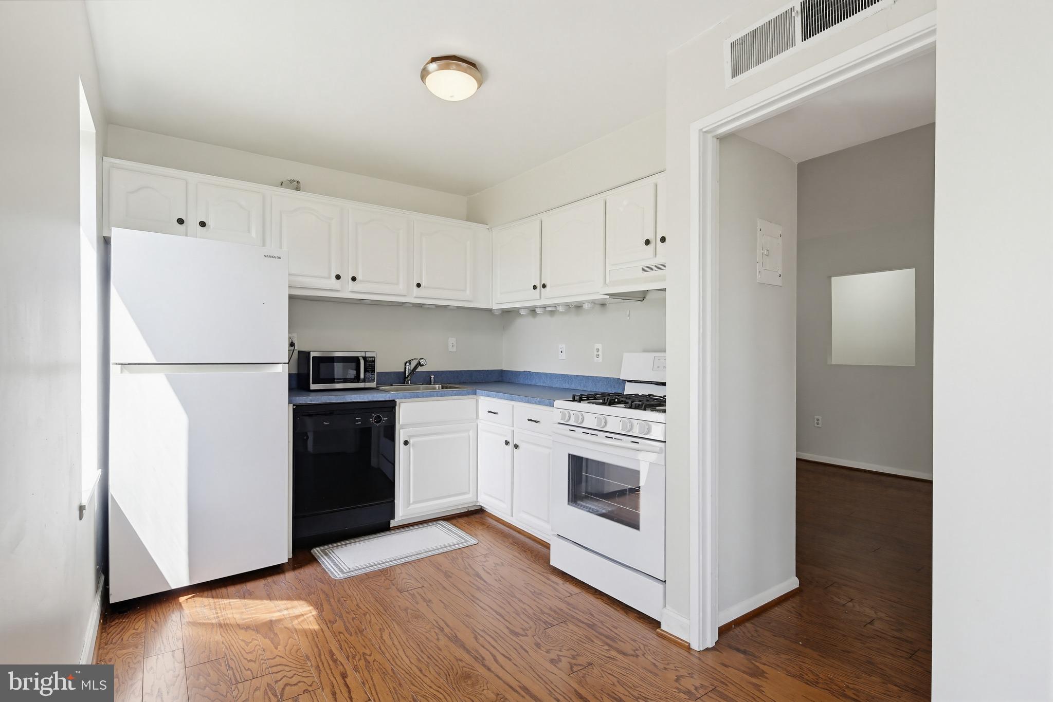 9653 White Acre Road, Unit B3 Columbia, MD 21045 - Photo 17 of 35