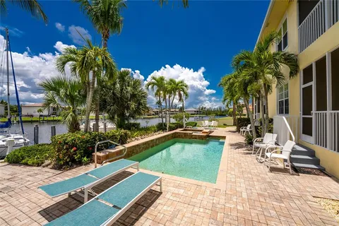 $284,900 | 3228 Wood Thrush Drive, Unit 112, Punta Gorda, FL 33950