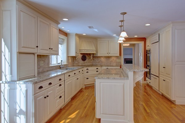 10 Edgehill Road Hopkinton, MA 01748 - Photo 3 of 30 Gallery Image 3
