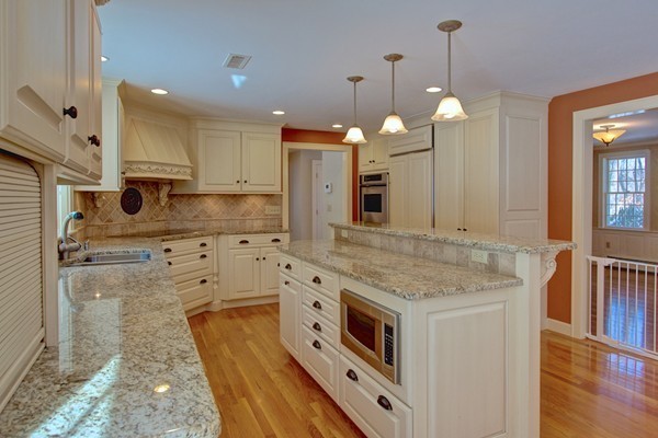 10 Edgehill Road Hopkinton, MA 01748 - Photo 4 of 30 Gallery Image 4