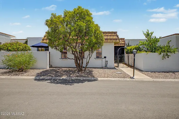 $267,000 | 600 East River Road, Unit W, Tucson, AZ 85704