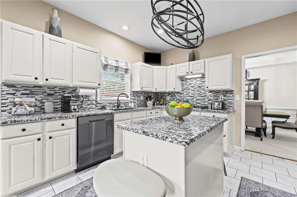 5942 Magnolia Ridge Stone Mountain, GA 30087 - Photo 13 of 50