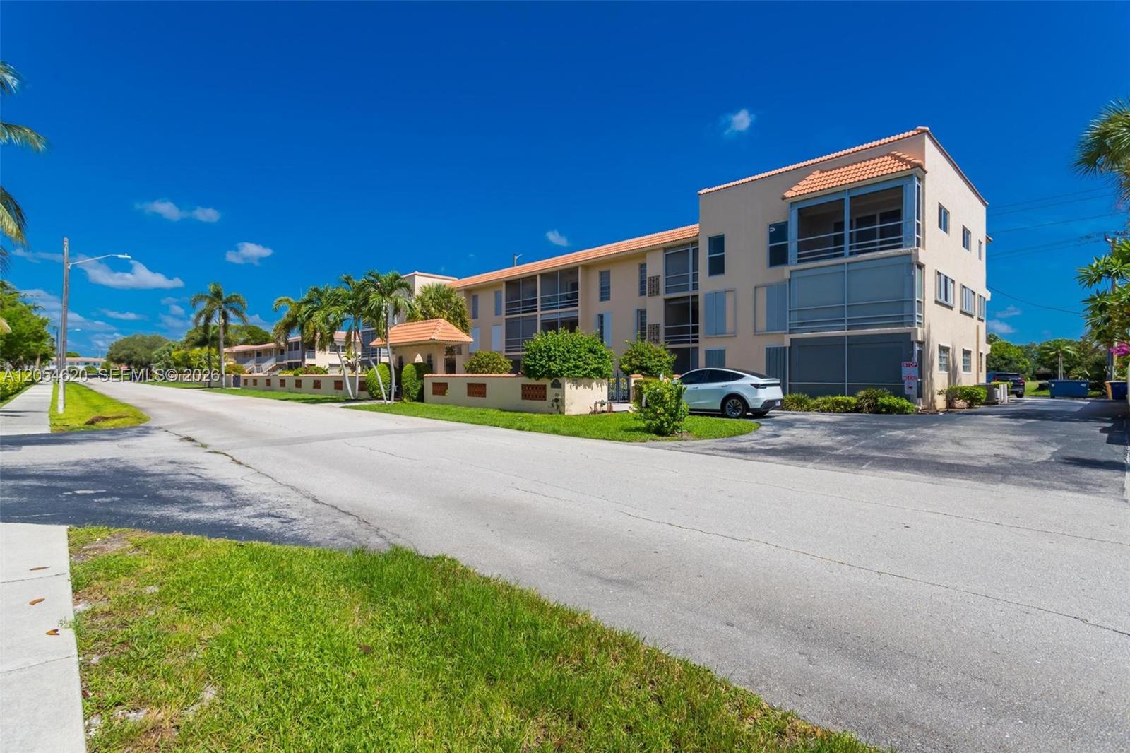331 Southwest 8th Street, Unit 3F Boca Raton, FL 33432 - Photo 2 of 33