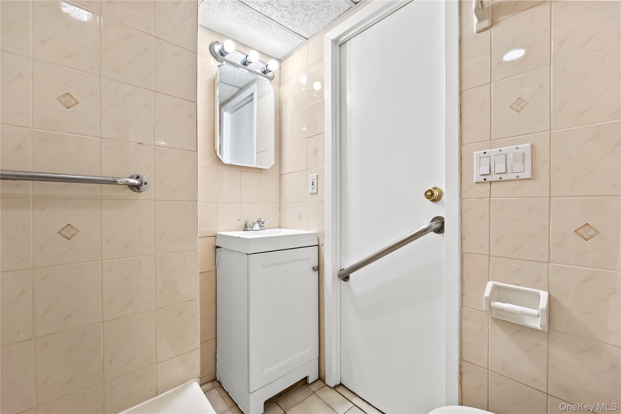 92 Washington Avenue, Unit 1 New Rochelle, NY 10801 - Photo 9 of 24