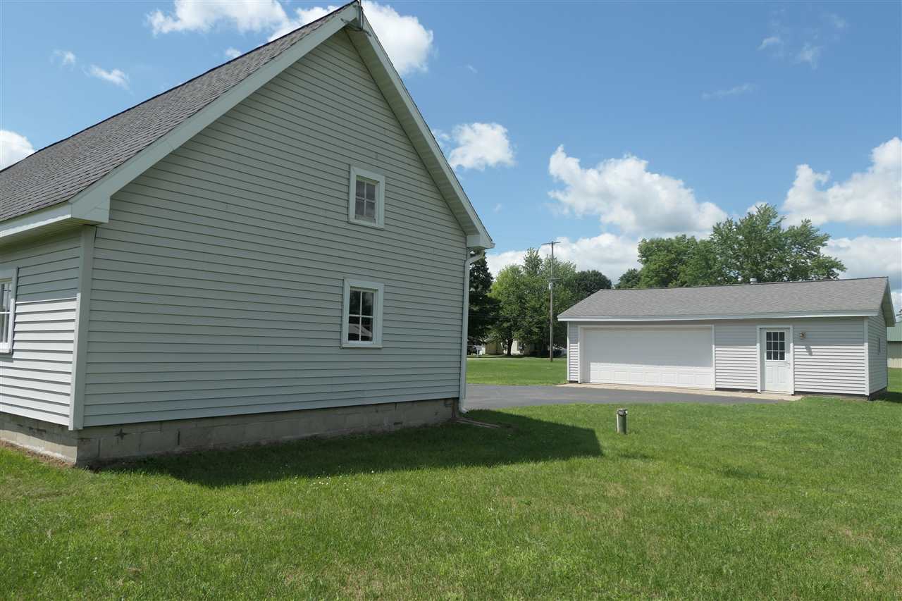 8123 South Garlock Road Carson City, MI 48811 - Photo 5 of 27 1890129-4.JPG