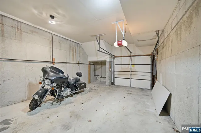 $450,000 | 3 Mountain Ridge Road, Bloomingdale, NJ 07403