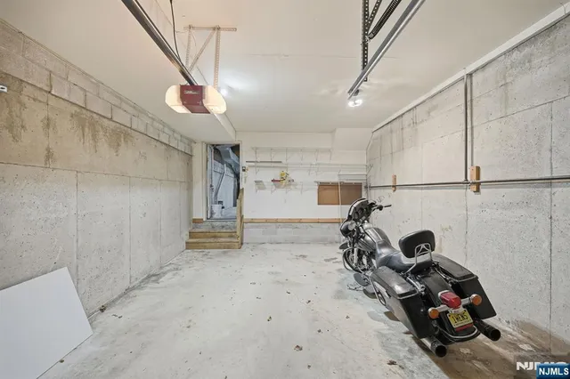 $450,000 | 3 Mountain Ridge Road, Bloomingdale, NJ 07403