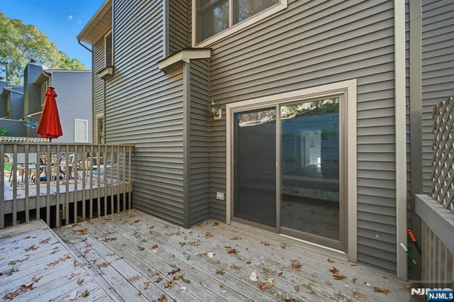 $450,000 | 3 Mountain Ridge Road, Bloomingdale, NJ 07403