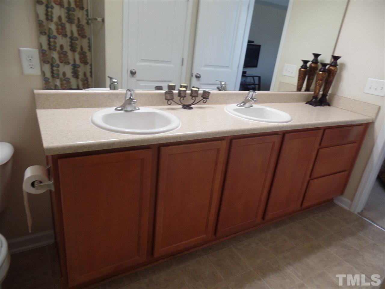 406 Thistlegate Trail Raleigh, NC 27610 - Photo 14 of 16 Gallery Image 14