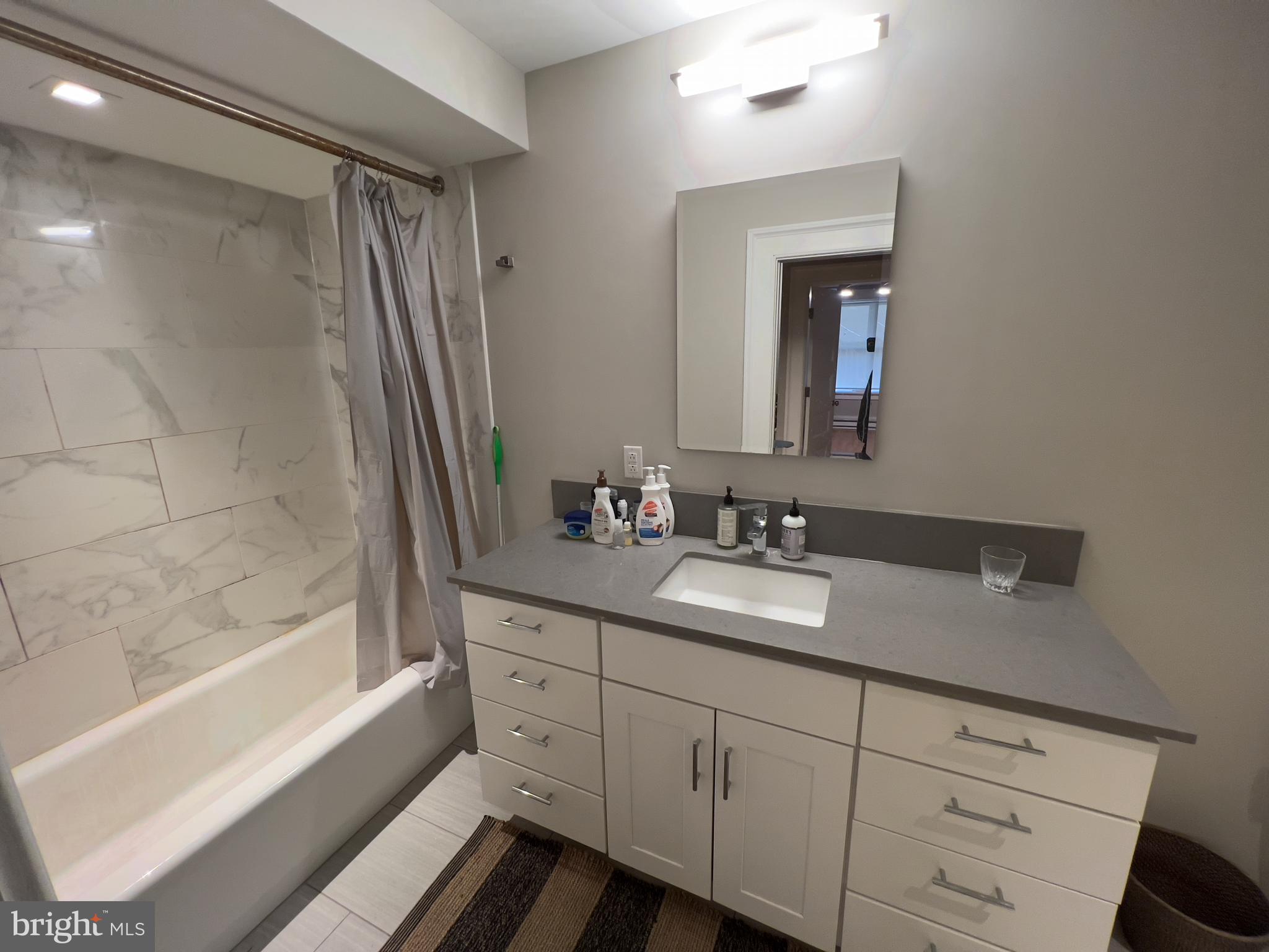 2126 Locust Street, Unit 1R Philadelphia, PA 19103 - Photo 37 of 65
