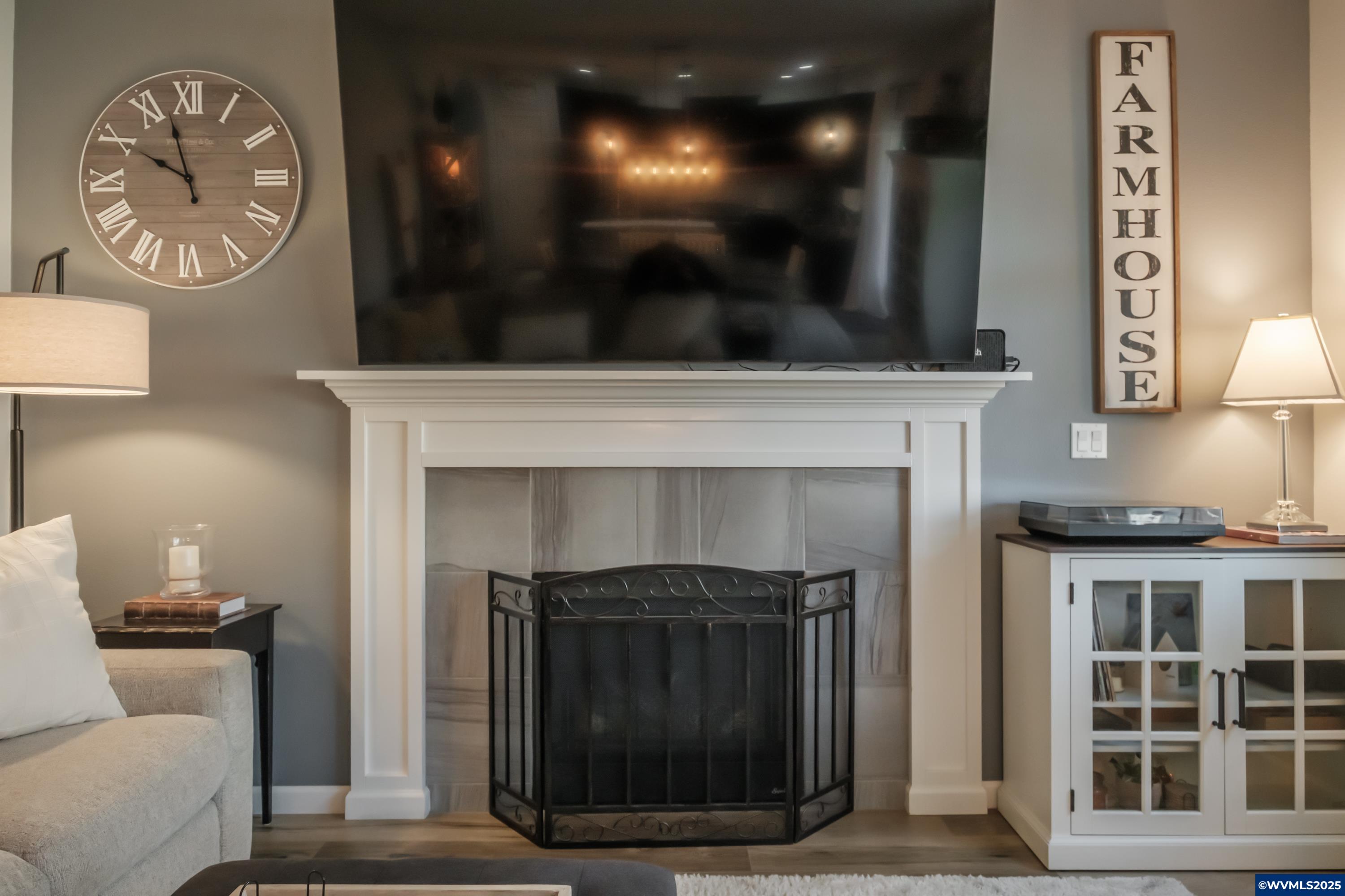 2308 Robbins Way Lebanon, OR 97355 - Photo 6 of 44 Gallery Image 6