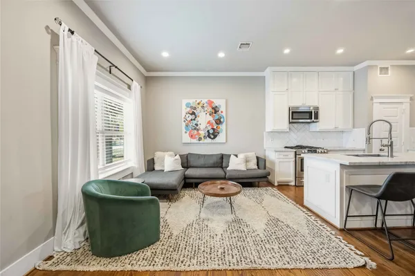 $3,750 | 1006 Enid Street, Unit B, Houston, TX 77009