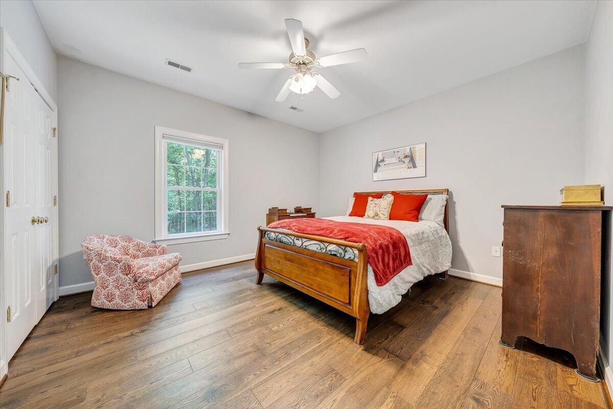 5414 Quail Ridge Court Roanoke, VA 24018 - Photo 17 of 30 Second Large Bedroom
