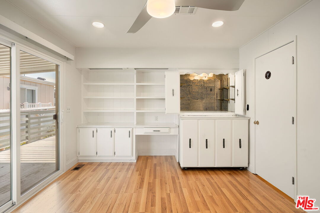 29500 Heathercliff Road, Unit 9 Malibu, CA 90265 - Photo 24 of 34