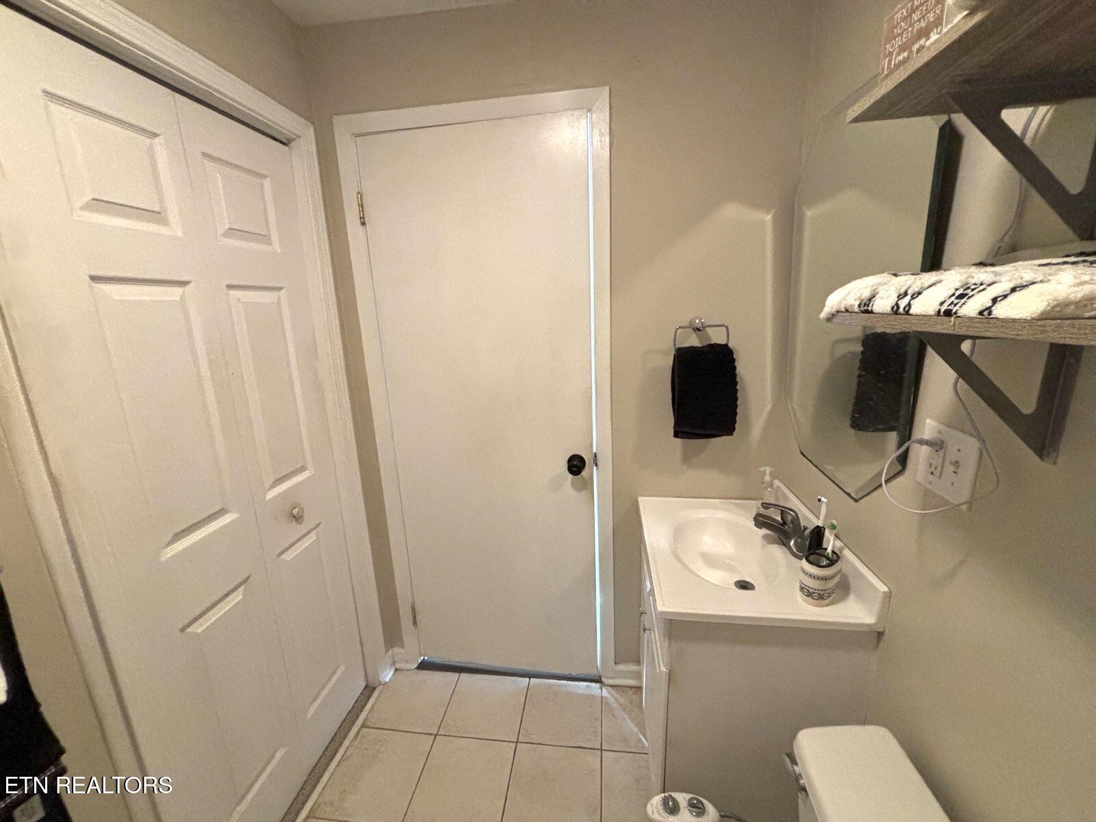 205 Oakwood Road Middlesboro, KY 40965 - Photo 11 of 24 IMG_6599_