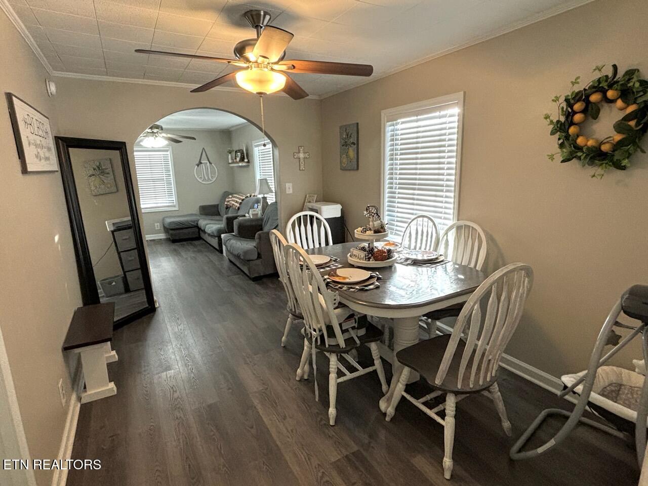 205 Oakwood Road Middlesboro, KY 40965 - Photo 9 of 24 IMG_6582