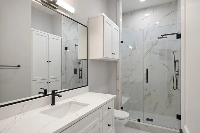 $2,650,000 | 2046 MacArthur Street, Houston, TX 77030