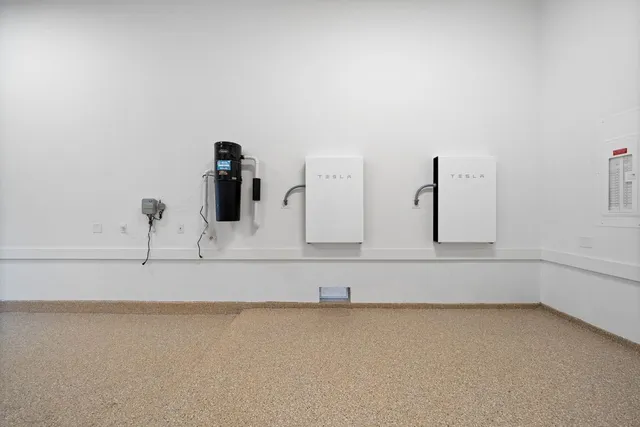 $2,650,000 | 2046 MacArthur Street, Houston, TX 77030