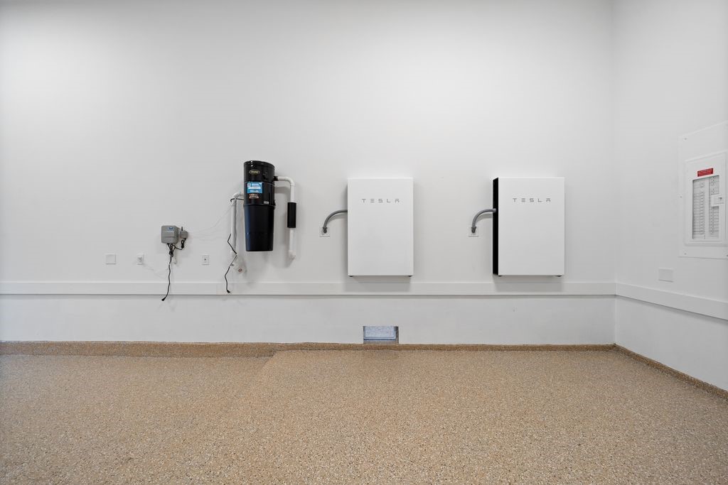 2046 MacArthur Street Houston, TX 77030 - Photo 35 of 38 Home features owned solar PV system with two Tesla Powerwall batteries providing automatic backup power