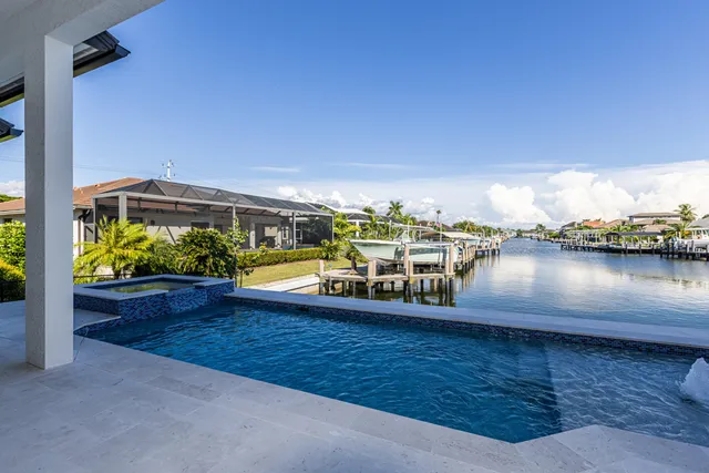$3,995,000 | 109 Gulfstream Street, Marco Island, FL 34145