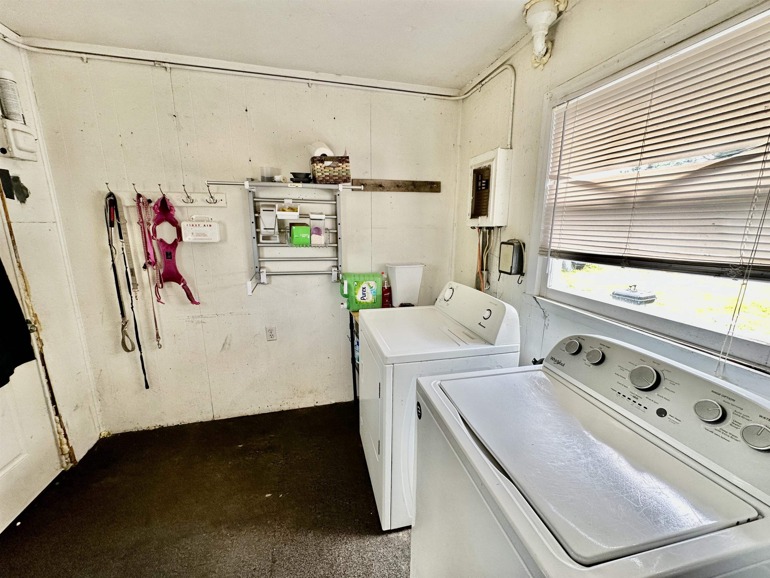 7611 Randy Road Machesney Park, IL 61115 - Photo 16 of 16 a utility room with dryer and washer