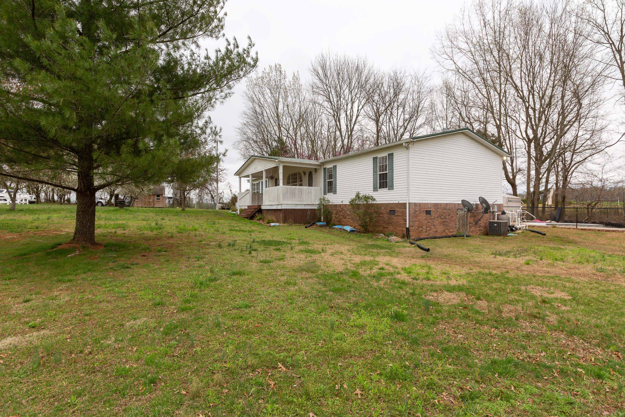 5425 Ashburn Road Springfield, TN 37172 - Photo 2 of 40 a view of a house with a yard