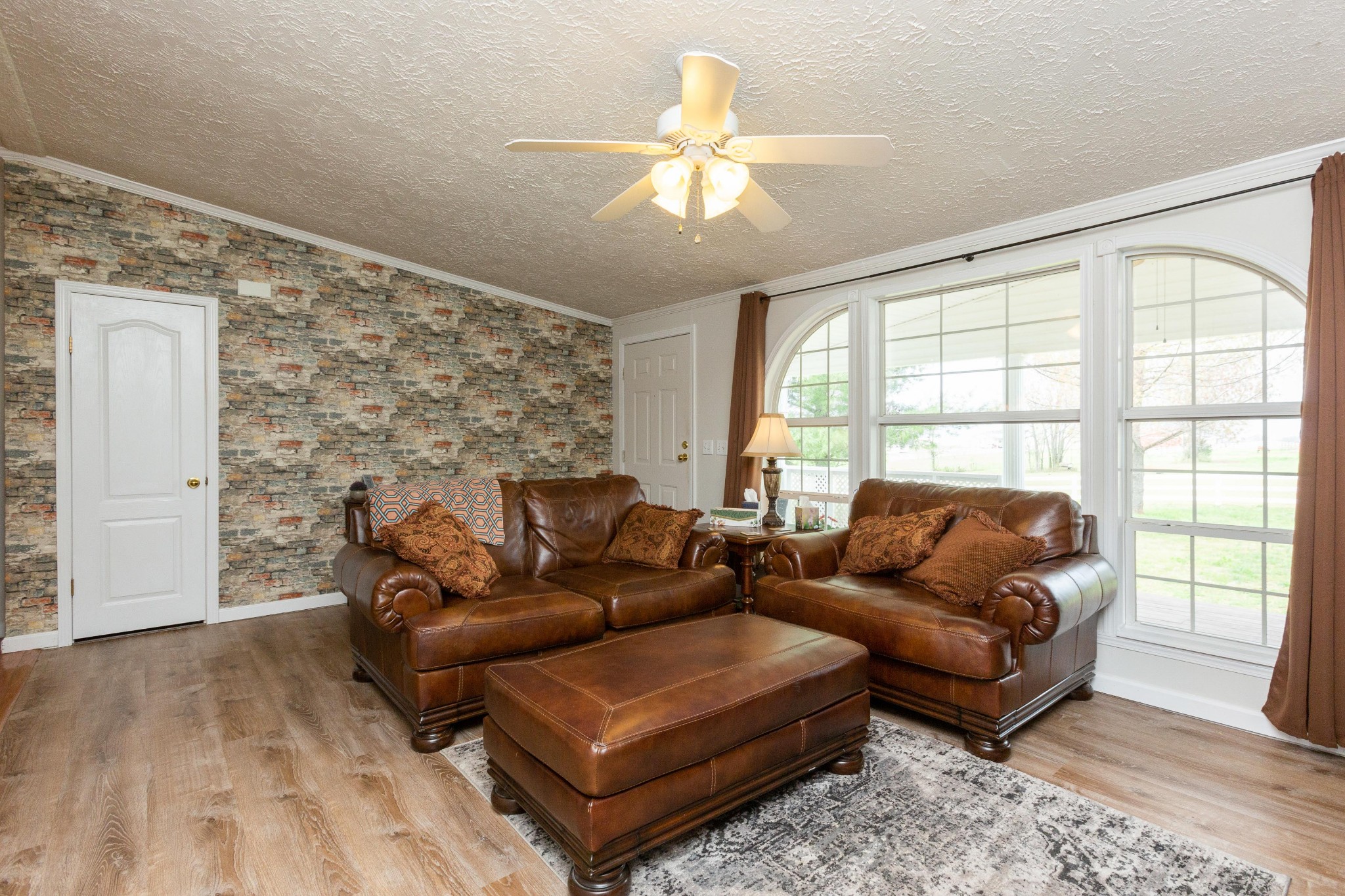 5425 Ashburn Road Springfield, TN 37172 - Photo 9 of 40 a living room with furniture and a large window