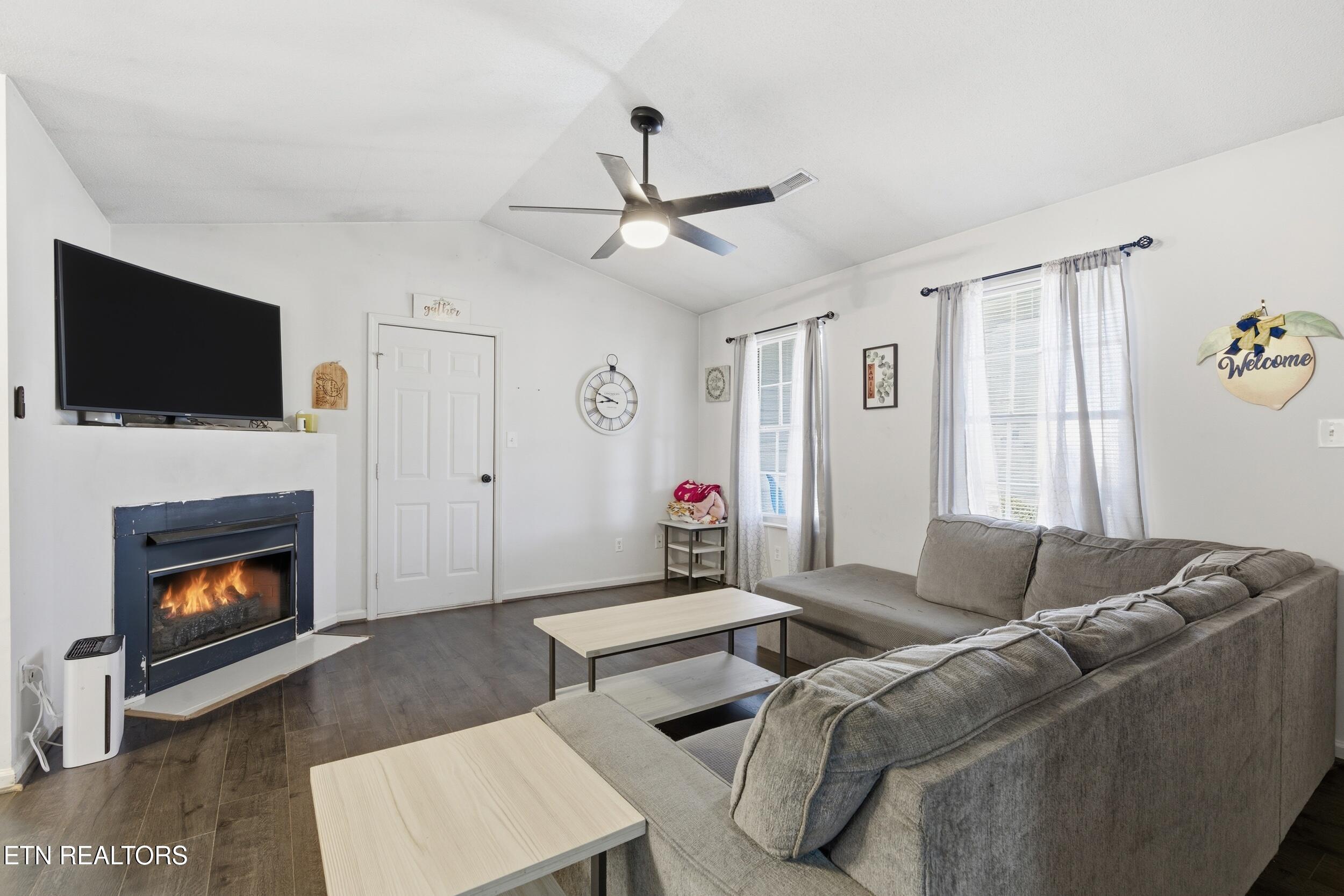 7712 Ralph Youmans Road Corryton, TN 37721 - Photo 6 of 33 7712-ralph-youmans-rd0056