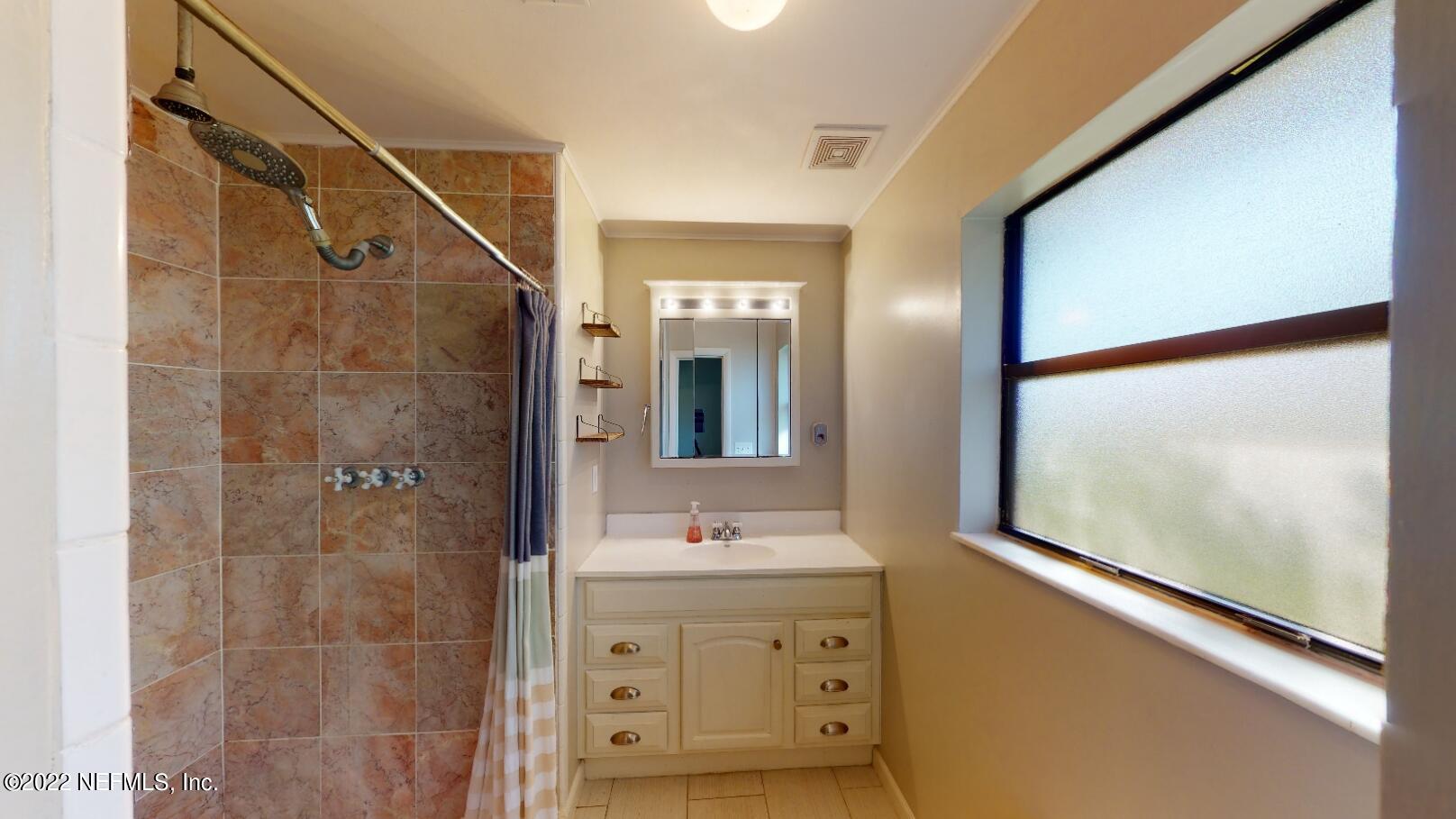 752 Acapulco Road Jacksonville, FL 32216 - Photo 11 of 19 MASTER BATH