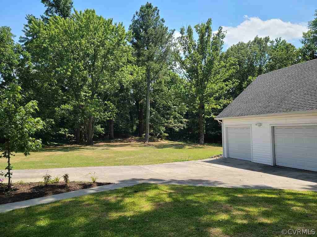 1202 West Roslyn Road Colonial Heights, VA 23834 - Photo 4 of 14 Gallery Image 4