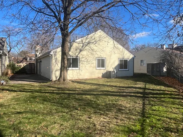 $2,600 | 1748 Brookdale Road, Naperville, IL 60563