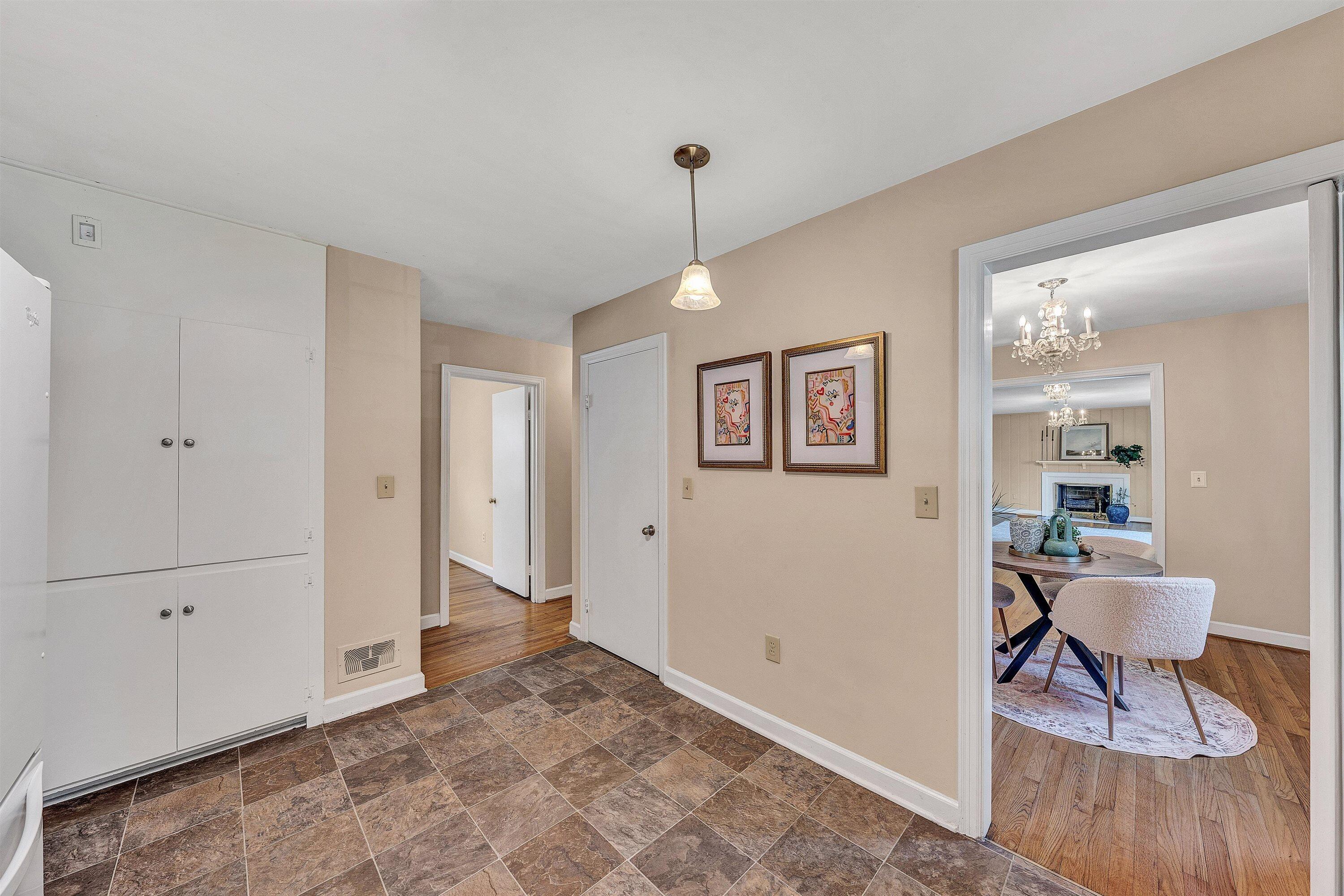 423 Highfield Road Salem, VA 24153 - Photo 12 of 45 10-DSC08956