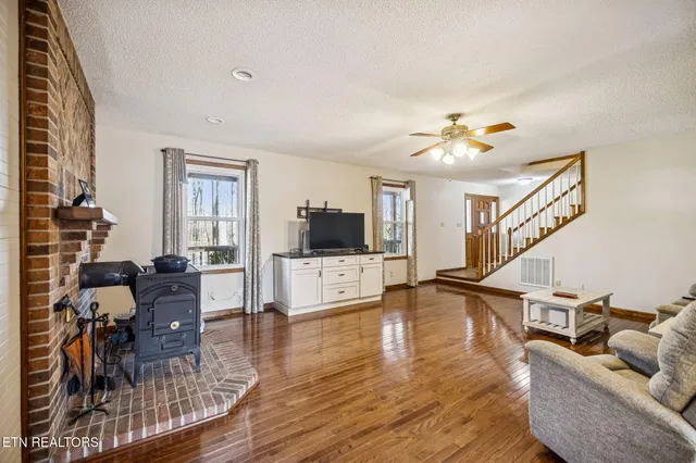 $830,000 | 144 Cross Creek Lane, Kingston, TN 37763