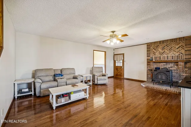 $830,000 | 144 Cross Creek Lane, Kingston, TN 37763