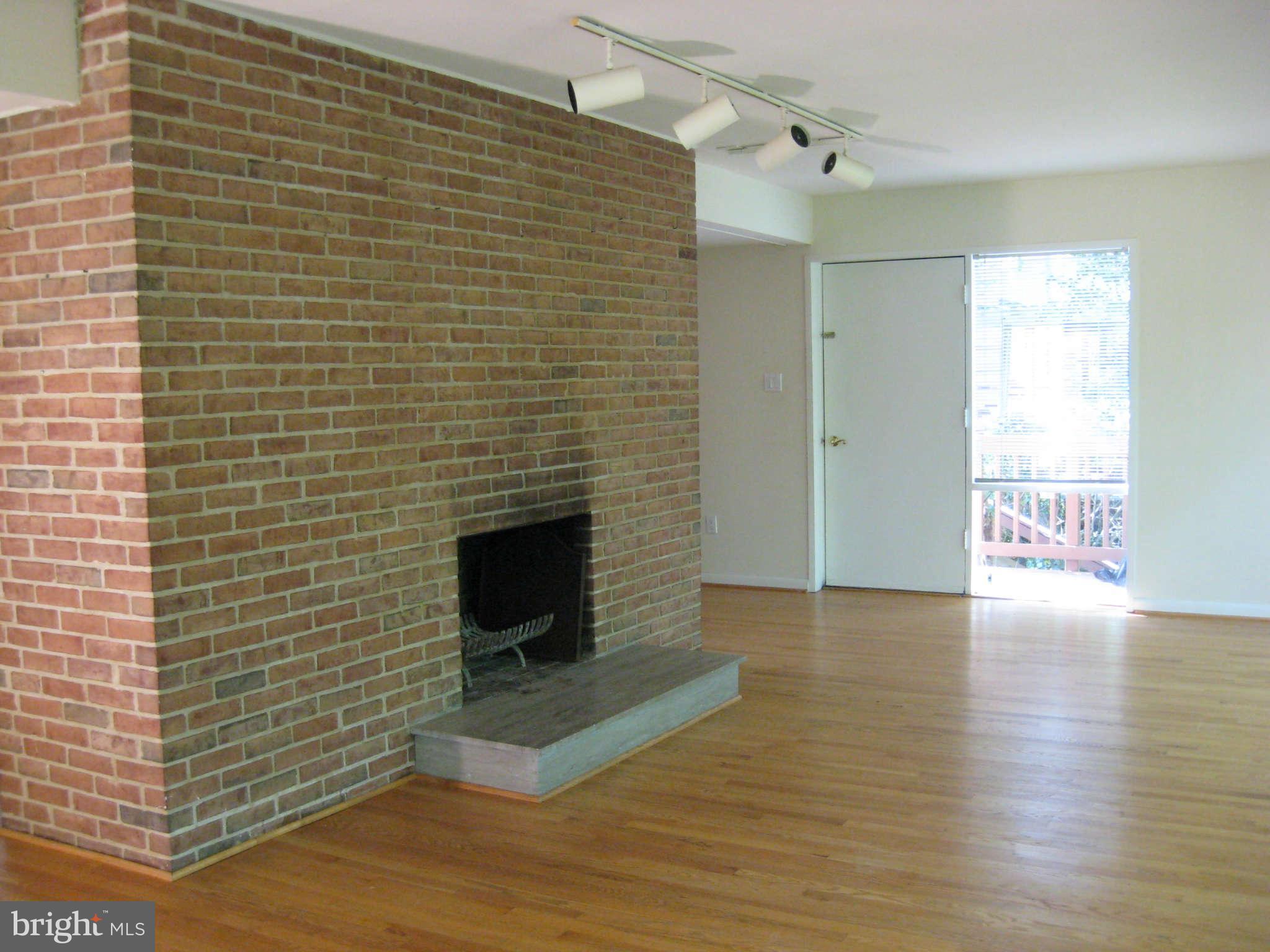 3905 Byrd Road Kensington, MD 20895 - Photo 5 of 19 Living Room