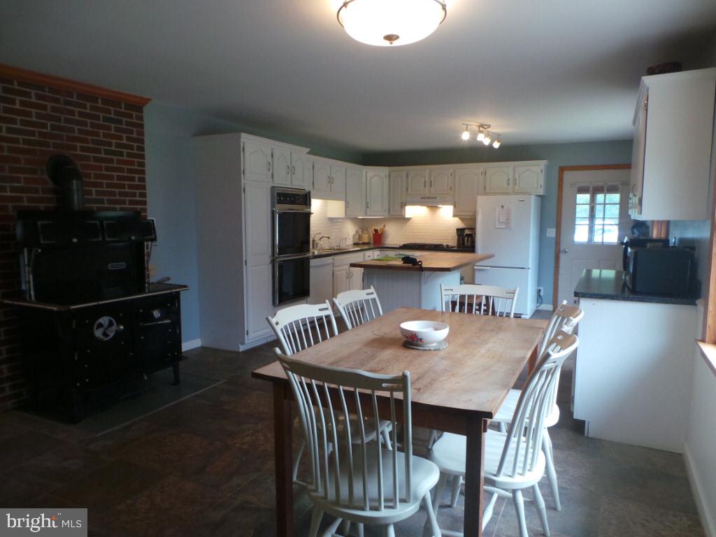 197 Packing House Road Berkeley Springs, WV 25411 - Photo 23 of 65