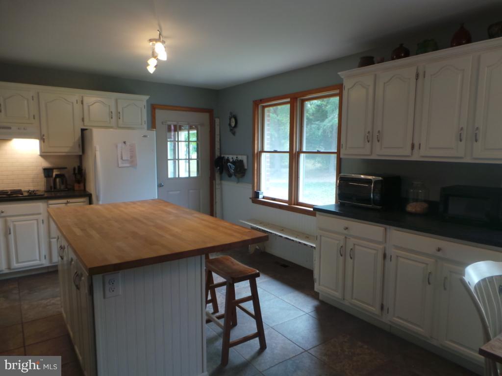 197 Packing House Road Berkeley Springs, WV 25411 - Photo 24 of 65