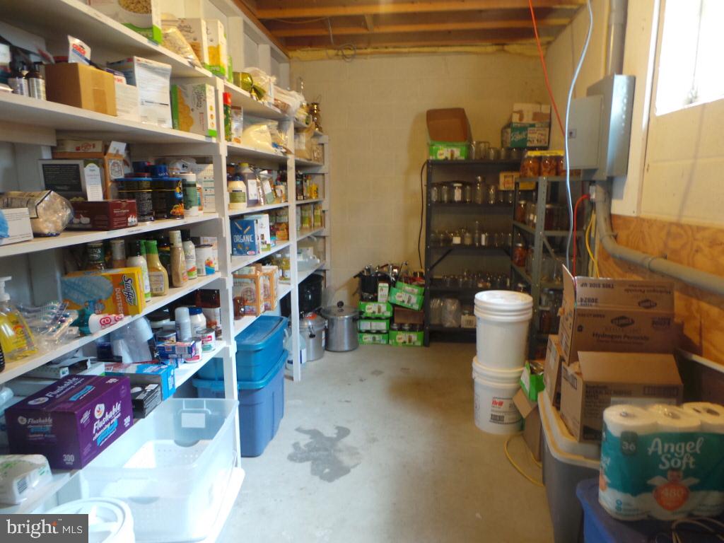 197 Packing House Road Berkeley Springs, WV 25411 - Photo 27 of 65 Huge pantry