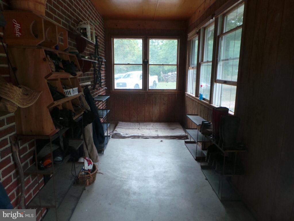 197 Packing House Road Berkeley Springs, WV 25411 - Photo 34 of 65 Mud room